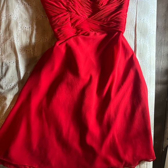 Elegant Red Strapless Dress - Picture 1 of 3